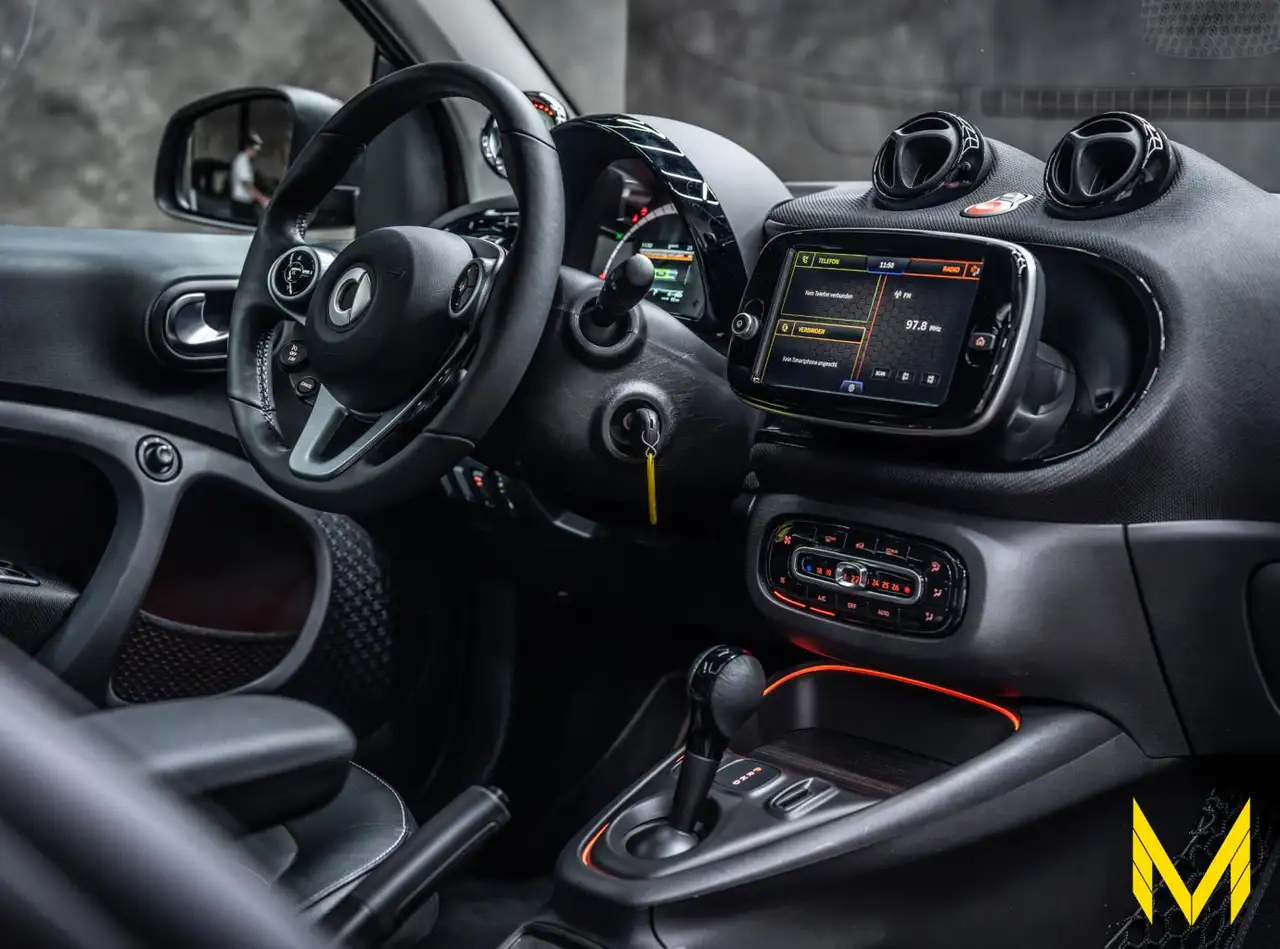 smart forTwo EQ prime EXCLUSIVE: ROT,LICHT,LACK+LEDER! — Galerie du véhicule 20