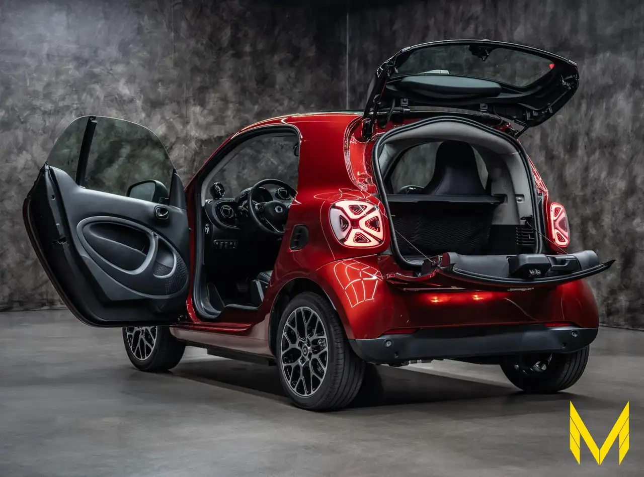 smart forTwo EQ prime EXCLUSIVE: ROT,LICHT,LACK+LEDER! — Galerie du véhicule 8