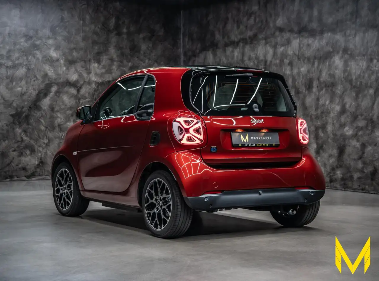 smart forTwo EQ prime EXCLUSIVE: ROT,LICHT,LACK+LEDER! — Galerie du véhicule 5