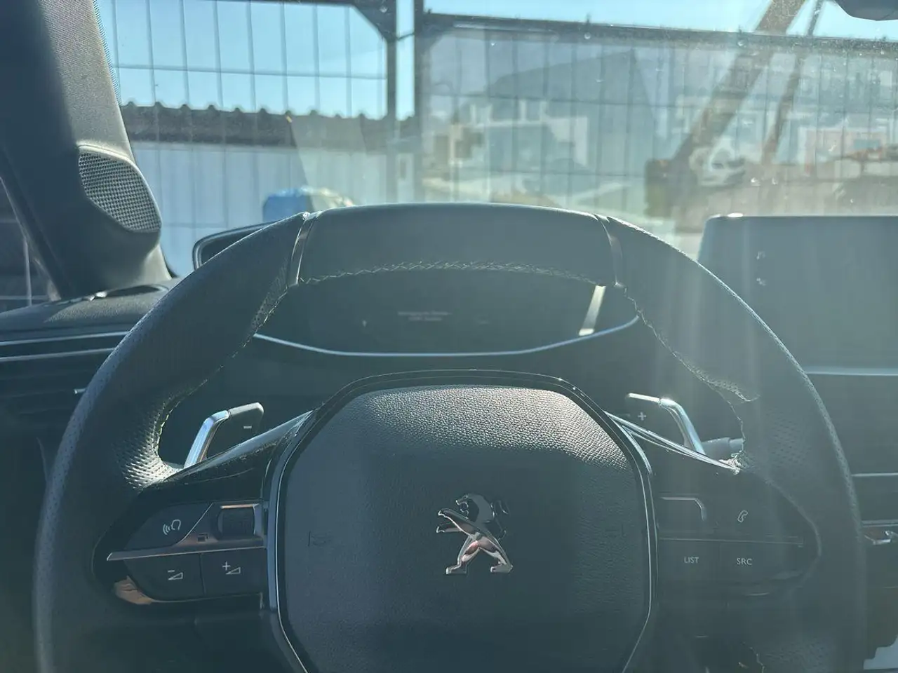Peugeot 208 GT PureTech 130 EAT8 — Vehicle gallery 11