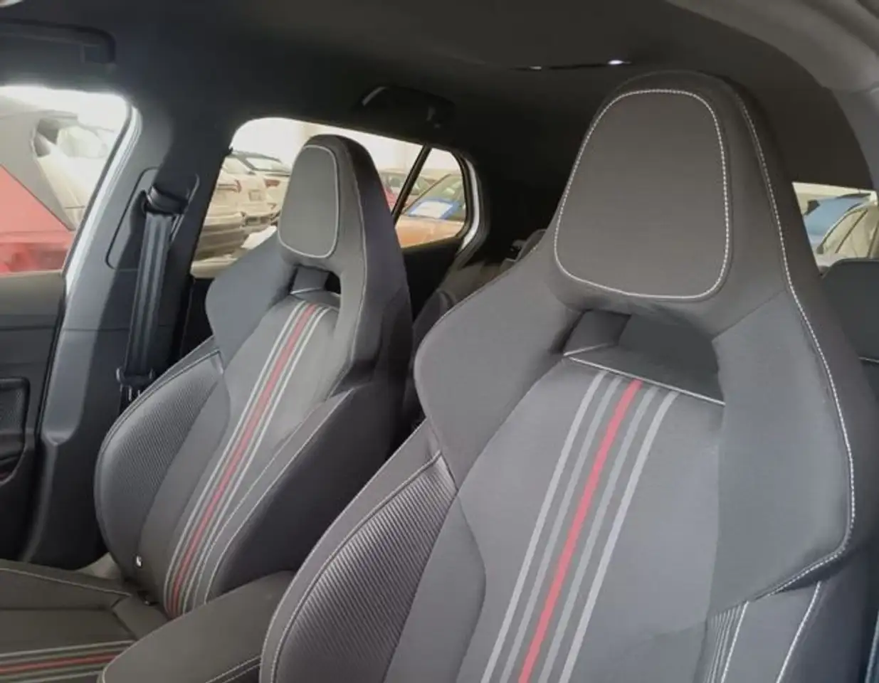 Skoda Fabia Monte Carlo 1.0 TSI 85 kW (115 CV) DSG (PJ37LD21) — معرض صور السيارة 6