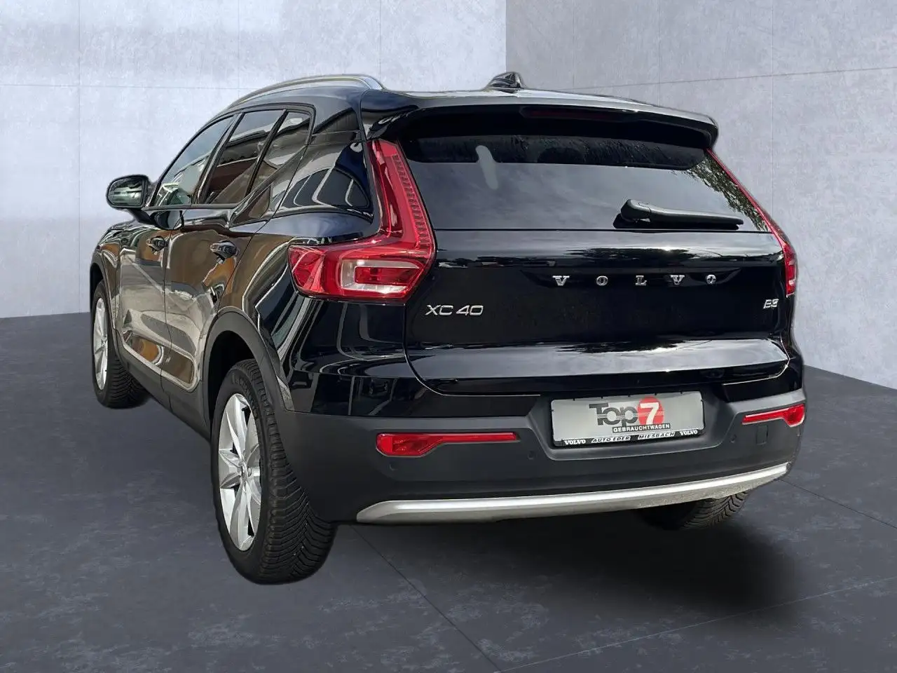 Volvo XC40 XC 40 Core 2WD Bluetooth Navi LED Klima — Galería del vehículo 3