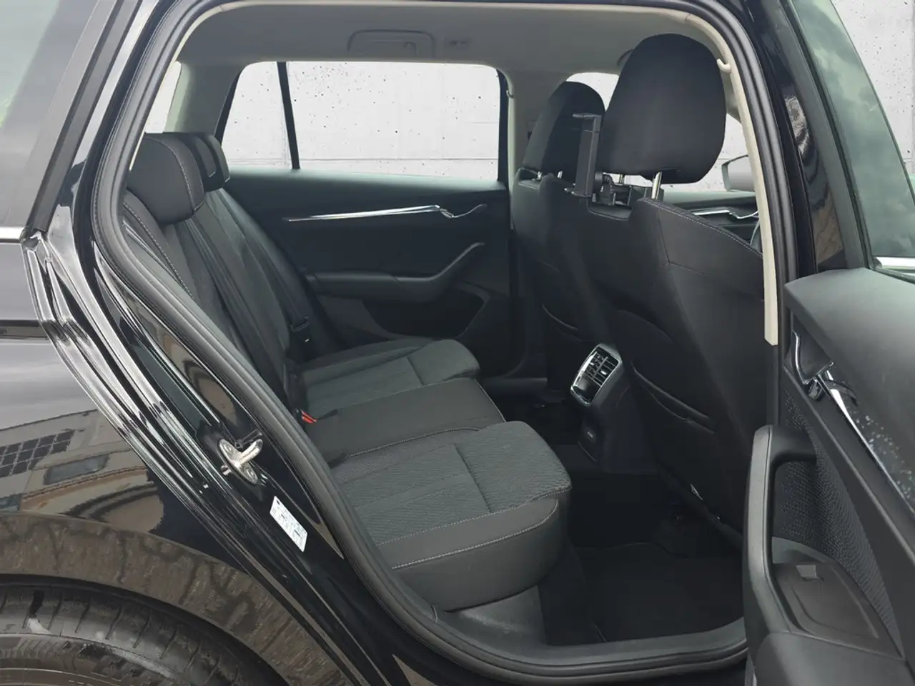 Skoda Octavia 1.5 TSI Sel. Plus ACC HUD LED KAMERA — معرض صور السيارة 12