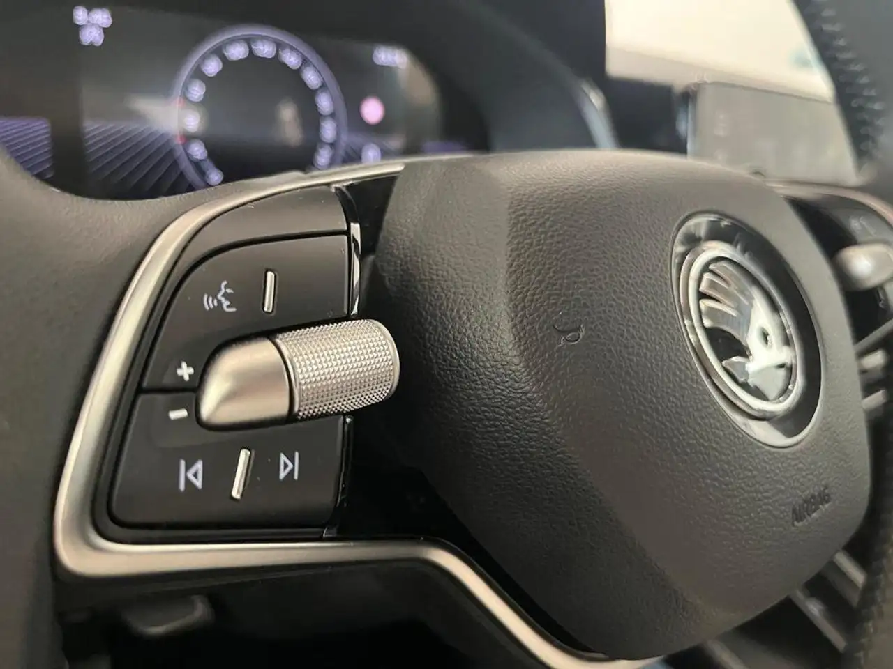 Skoda Scala 1.0 TSI Essence 70kW — معرض صور السيارة 16