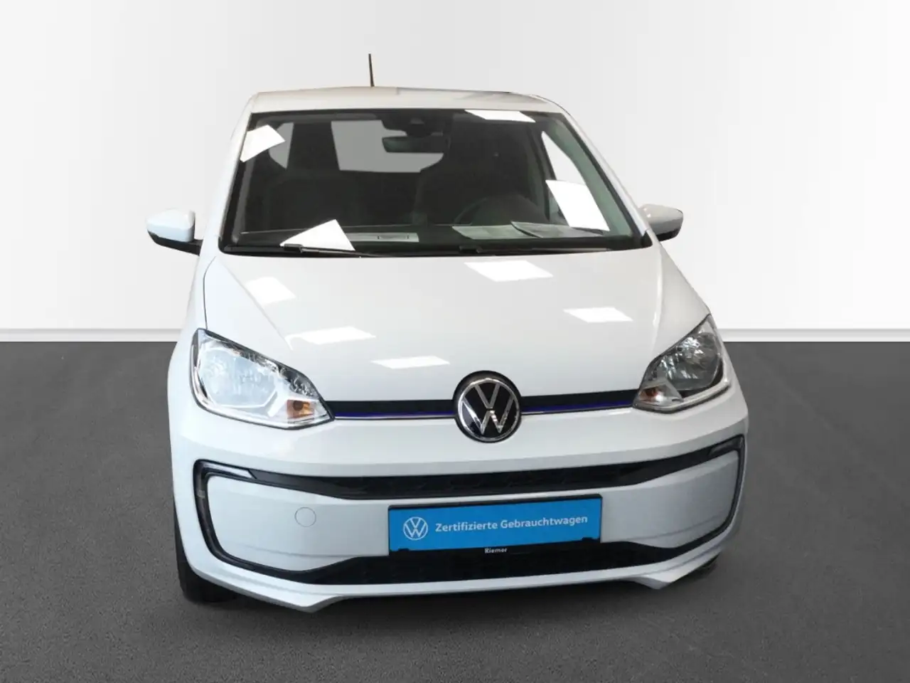 Volkswagen e-up! e - Edition 61 kW 32,3 kWh 1-Gang-Automatik — معرض صور السيارة 4