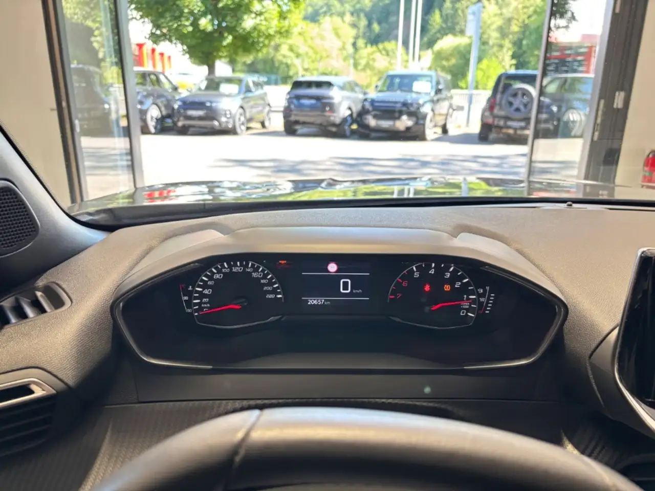 Peugeot 2008 Active 100 Klimaautomatik DAB SITZHZG NAVI — Vehicle gallery 11