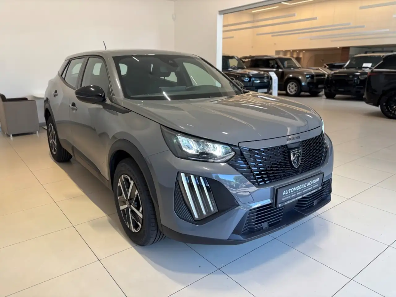 Peugeot 2008 Active 100 Klimaautomatik DAB SITZHZG NAVI — Vehicle gallery 2