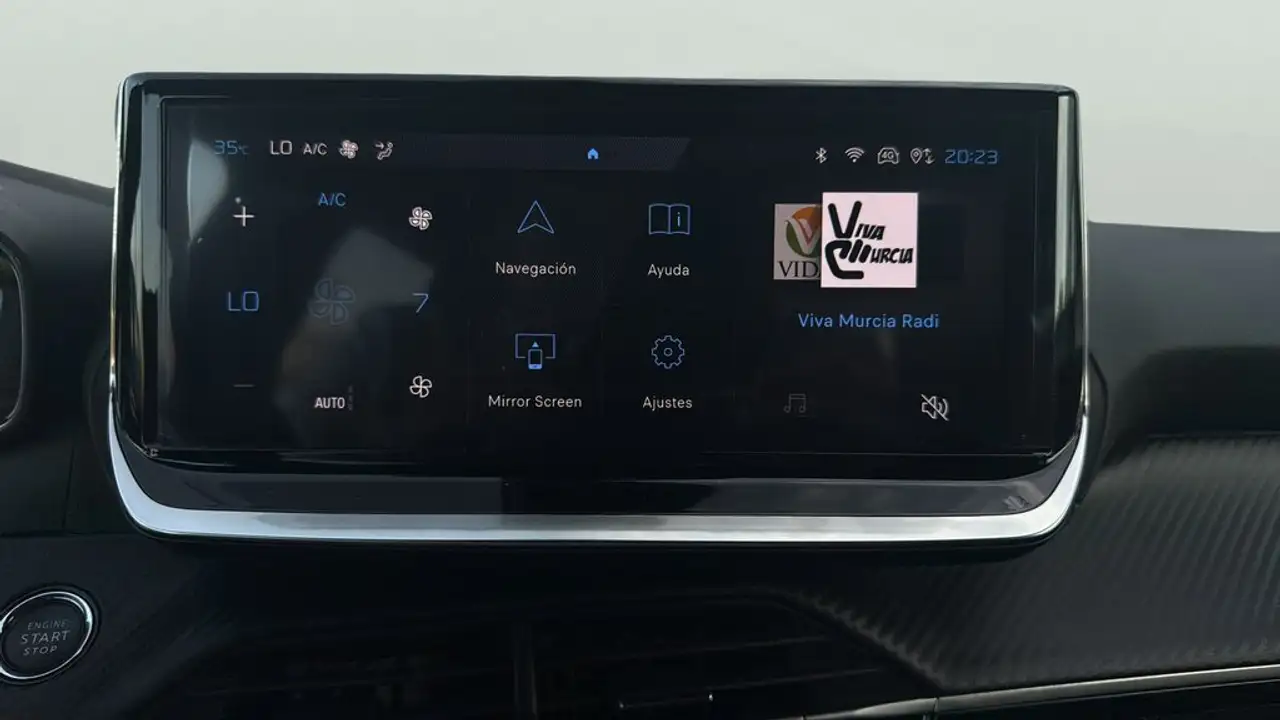 Peugeot 2008 1.2 PureTech S&S Allure 100 — Vehicle gallery 18
