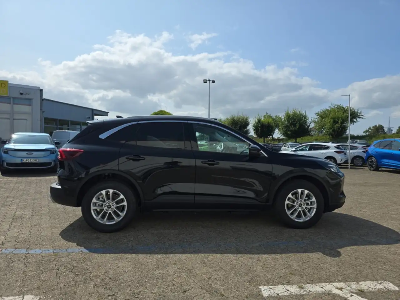 Ford Kuga Titanium PHEV Navi digitales Cockpit B & O LED Ble — Vehicle gallery 6