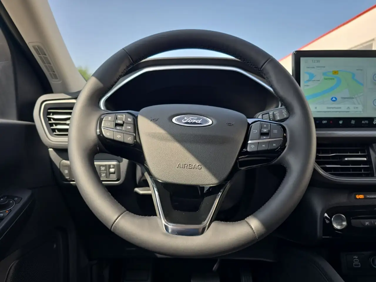 Ford Kuga Titanium PHEV Navi digitales Cockpit B & O LED Ble — Vehicle gallery 14