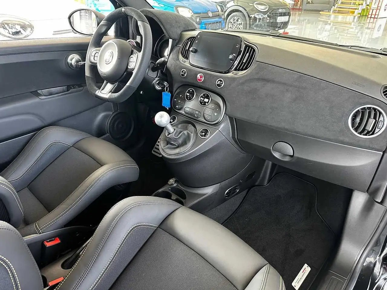 Abarth 695 75 Anniversario 180 PS Schaltgetriebe — Galerie du véhicule 5