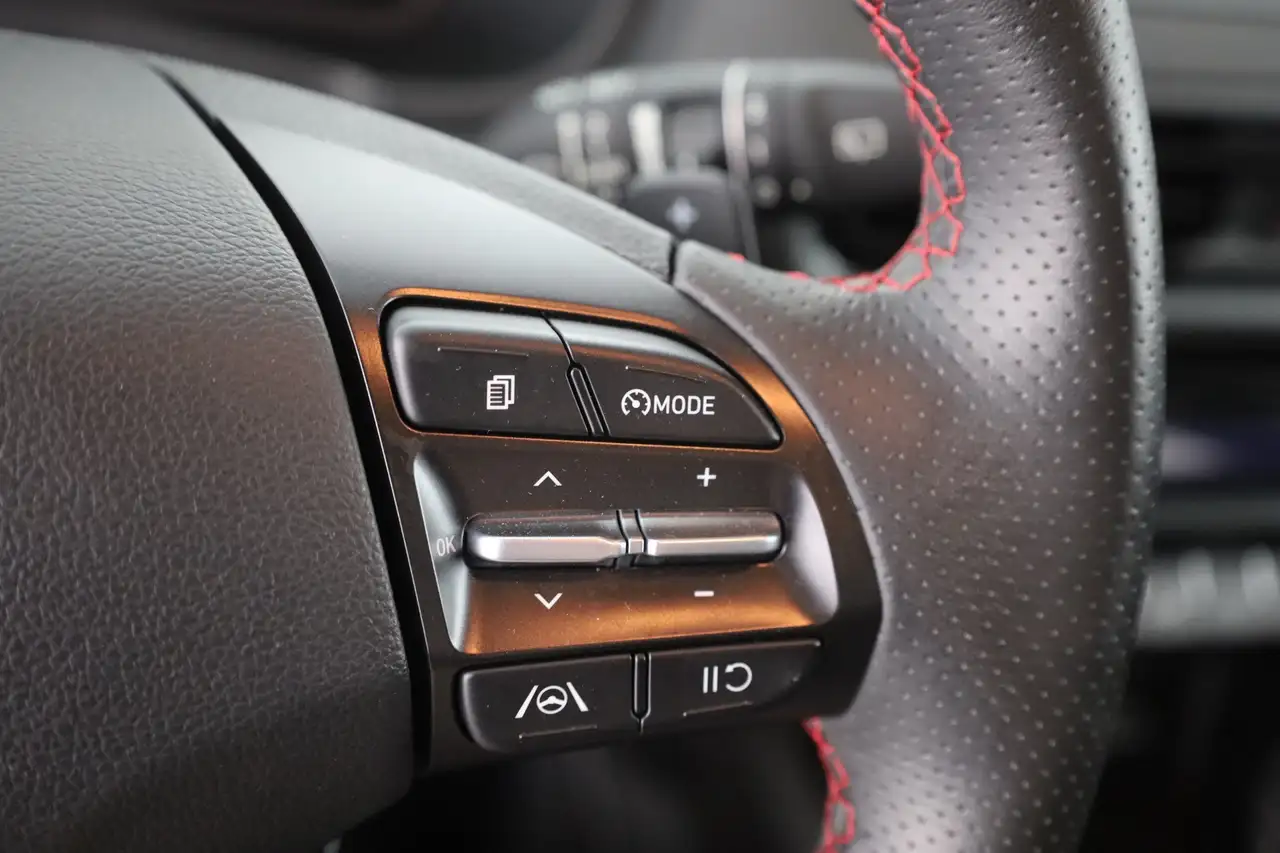 Hyundai KONA 1.6 T-GDI N Line 4WD LED Navi Kamera DAB — معرض صور السيارة 18