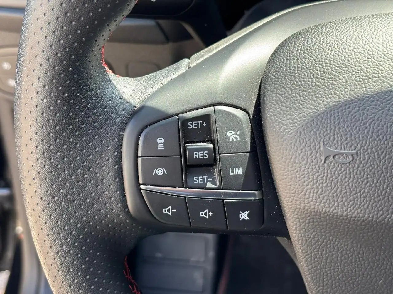 Ford Focus ST-Line X | Winter-Paket | ACC | LED | Allwetter — معرض صور السيارة 12