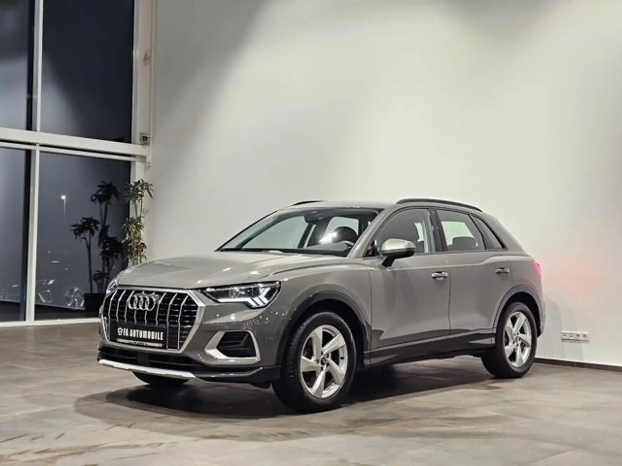 Audi Q3 35 TFSI Sport Virtual LED Plus Standheiz. AHK Spor — معرض صور السيارة 4