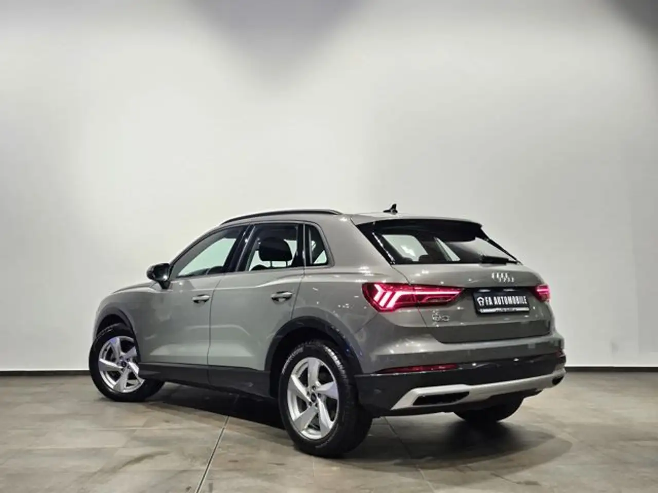 Audi Q3 35 TFSI Sport Virtual LED Plus Standheiz. AHK Spor — معرض صور السيارة 10