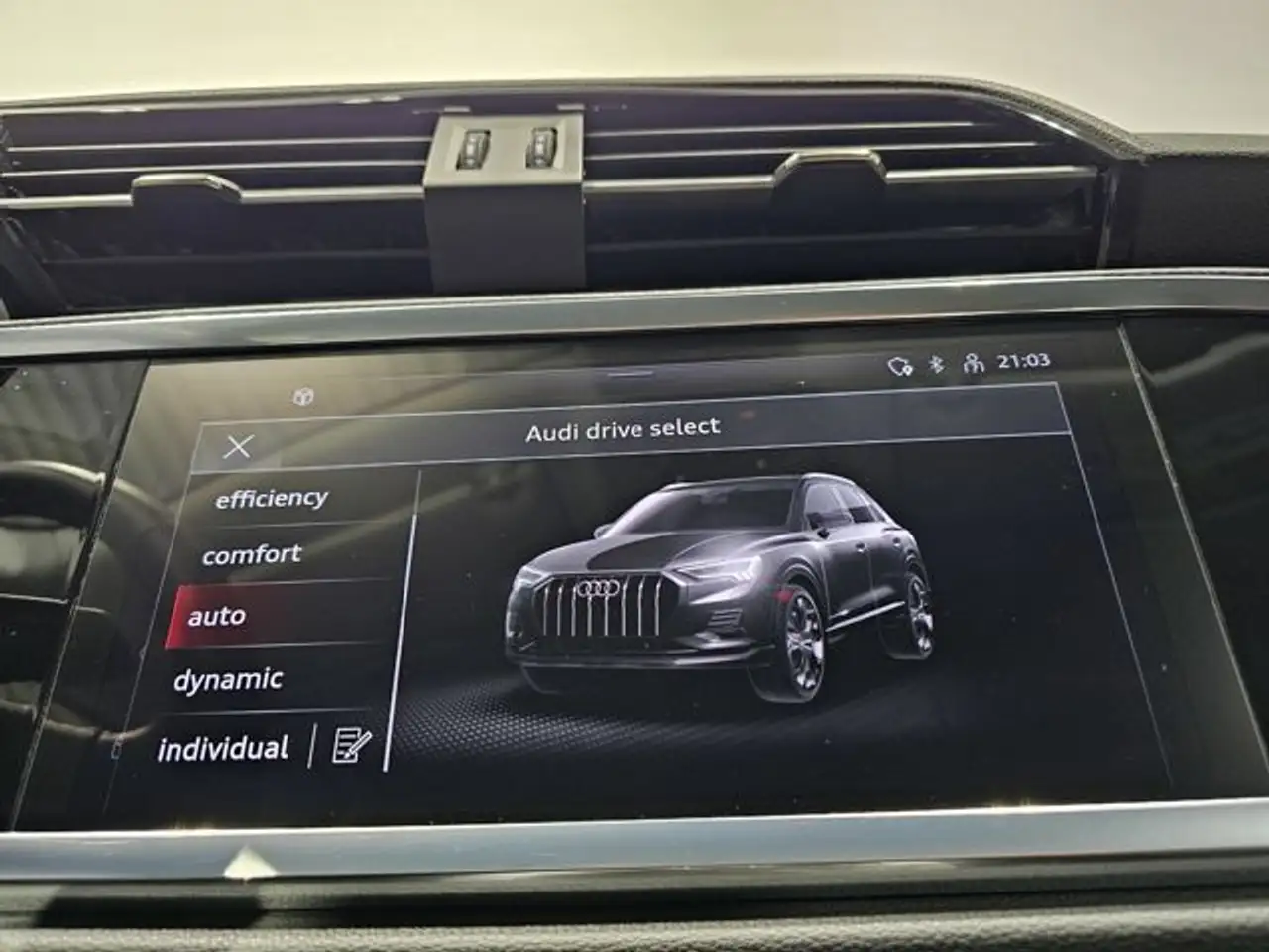 Audi Q3 35 TFSI Sport Virtual LED Plus Standheiz. AHK Spor — معرض صور السيارة 22