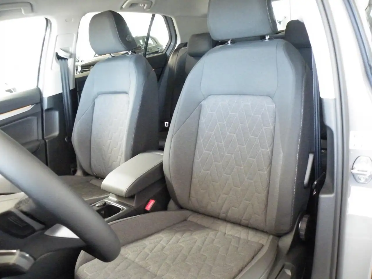 Volkswagen Golf VIII 1.5 eTSI 110 kW Goal 7-Gang-DSG Klima — Galerie du véhicule 6