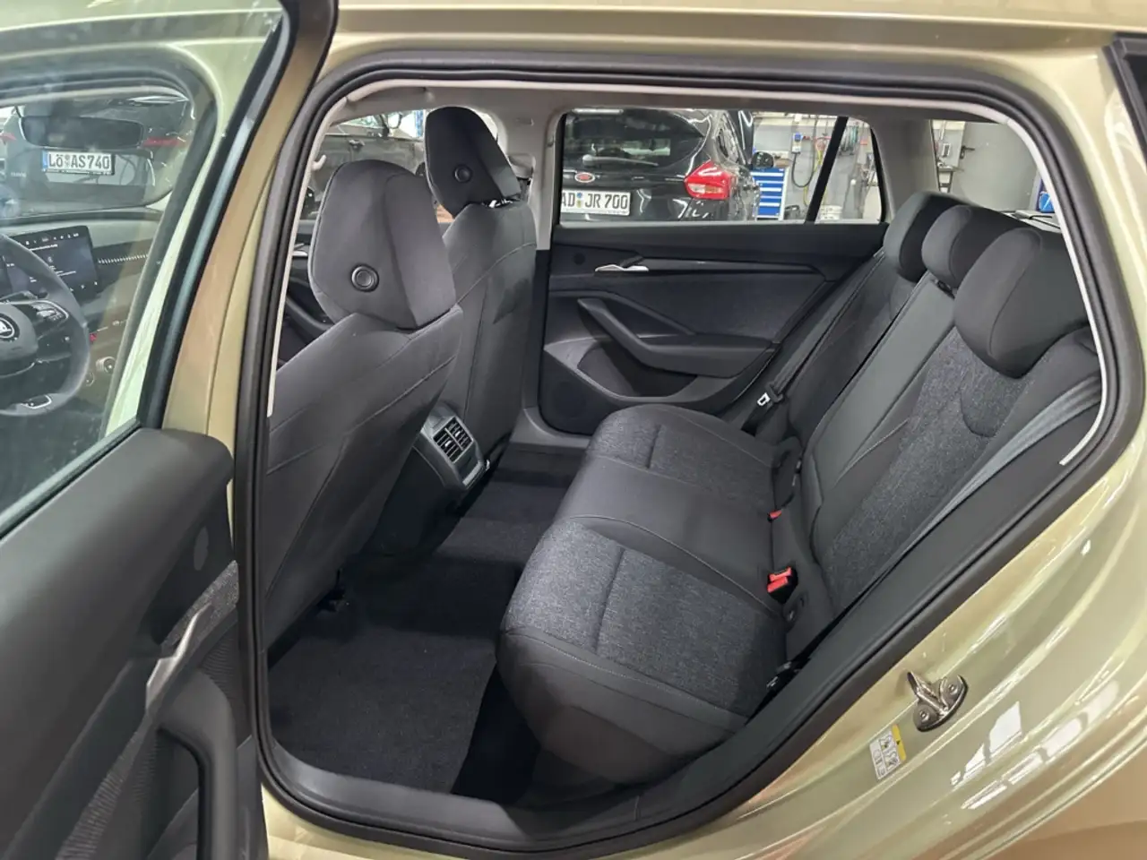 Skoda Superb Combi 1.5 TSI mHEV Essence — Vehicle gallery 7