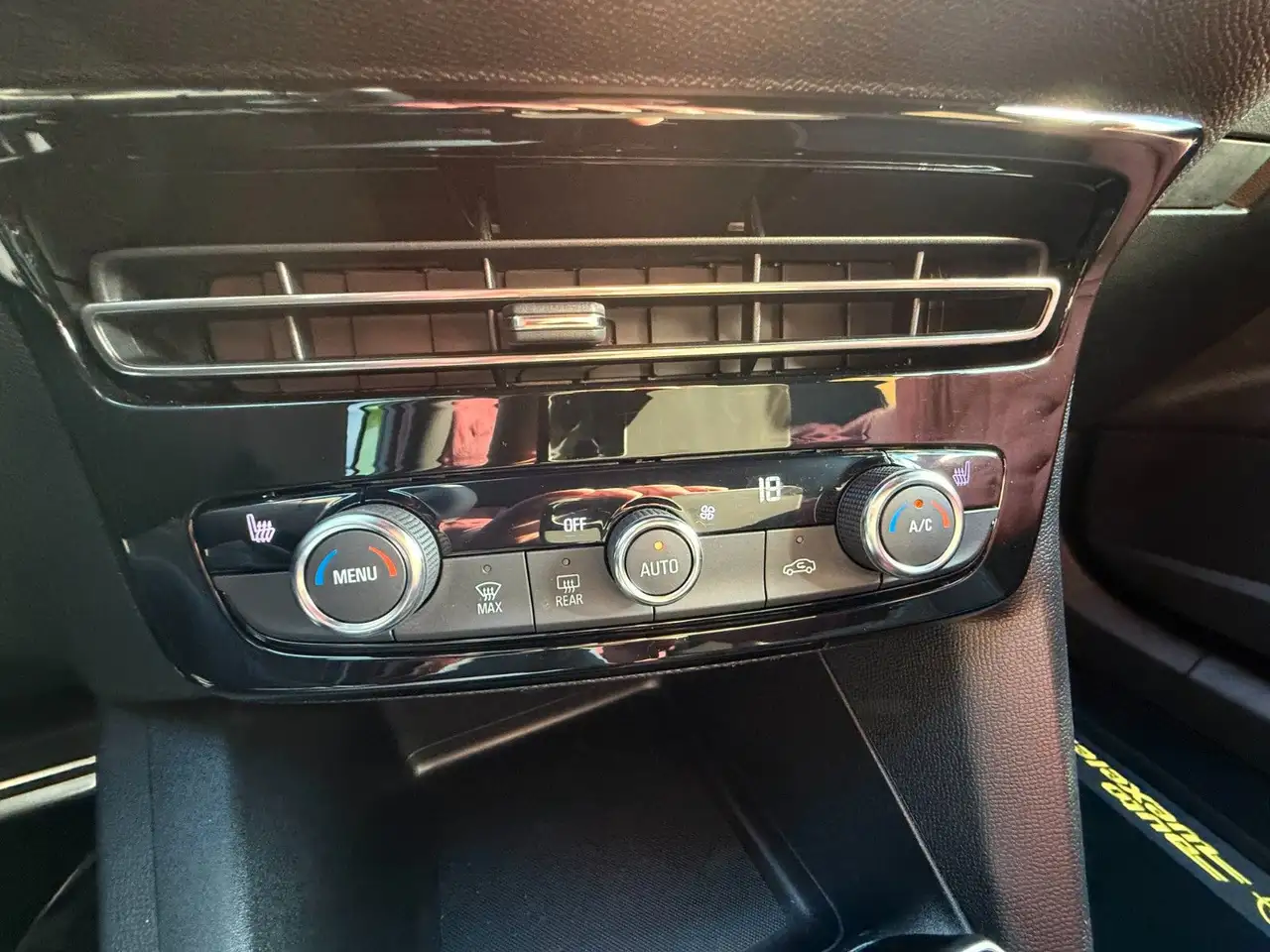 Opel Mokka B Ultimate AT,ACC,Navi,Keyless,Allwetter — معرض صور السيارة 15