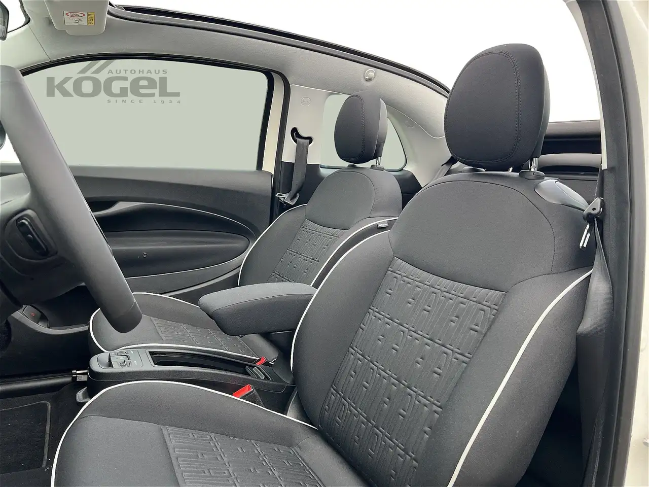 Fiat 500e Cabrio 42 kWh 118 PS — Galerie du véhicule 9