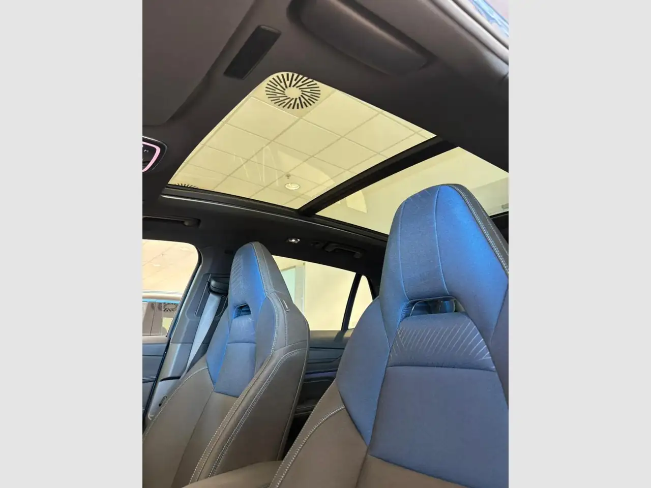 Lynk & Co 01 1 1.5 PHEV 6.6kW — Galería del vehículo 15