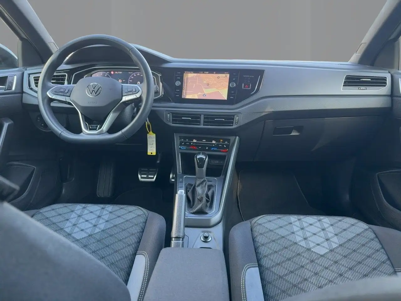 Volkswagen Taigo 1.0 TSI R-Line DSG AppConnect Einparkhilfekamera — معرض صور السيارة 8