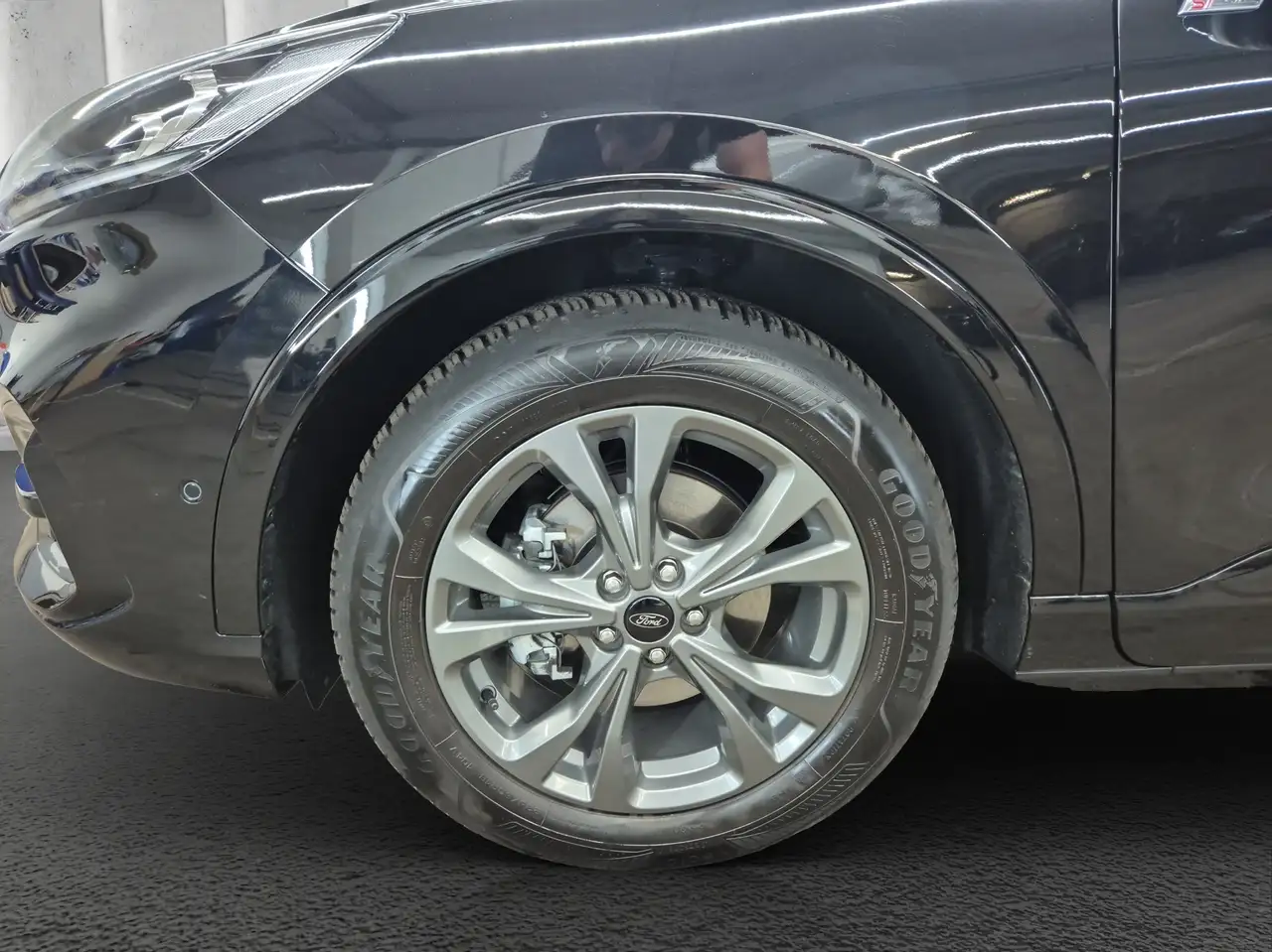 Ford Kuga ST-Line X*PANO*AHK*KAM*ACC*NAVI*SOUND-SYS. — معرض صور السيارة 9