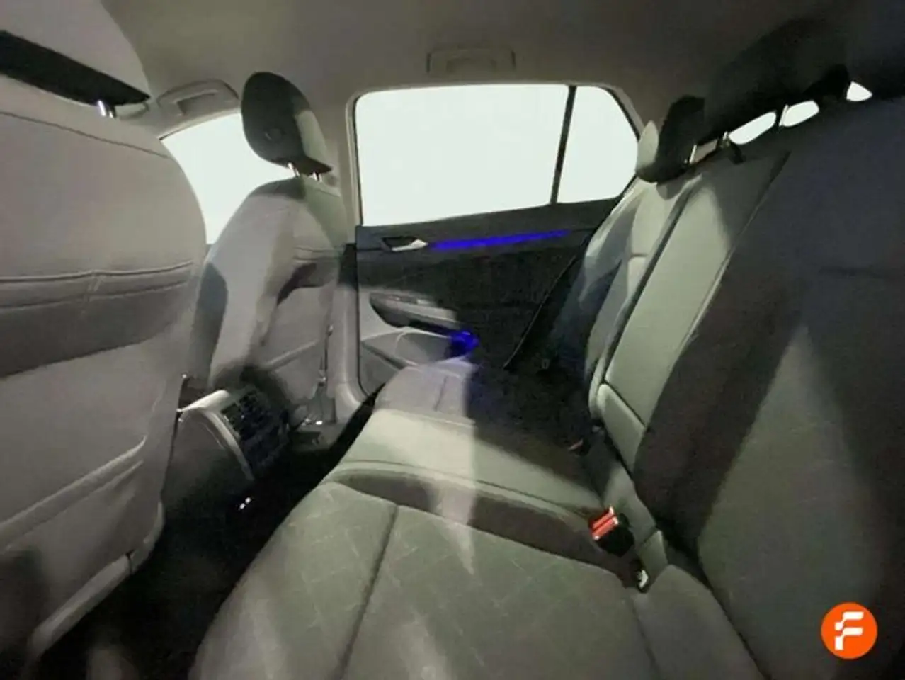 Volkswagen Golf 2.0TDI DSG 85kW — معرض صور السيارة 18