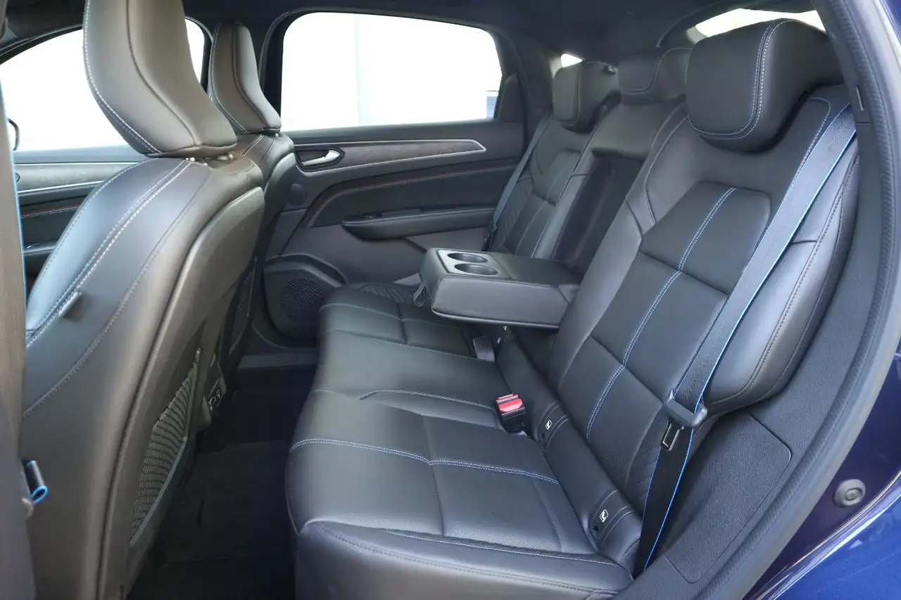 Renault Arkana 1.6 E-TECH 145 Esprit Alpine AHK Kam. BOSE — Vehicle gallery 11