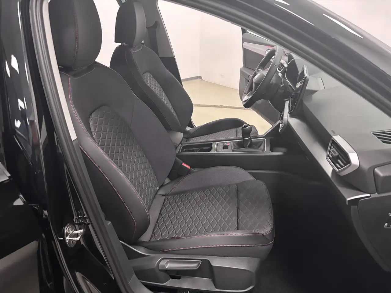 SEAT Leon 1.0 TSI FR Zulassung nur außerhalb der EU — Vehicle gallery 11