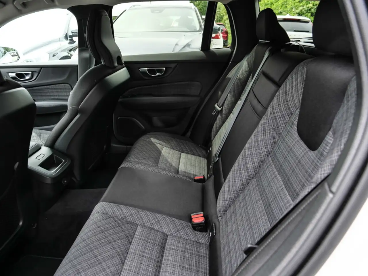 Volvo V60 Kombi Core Digitales Cockpit Soundsystem LED Kurve — Galerie du véhicule 8