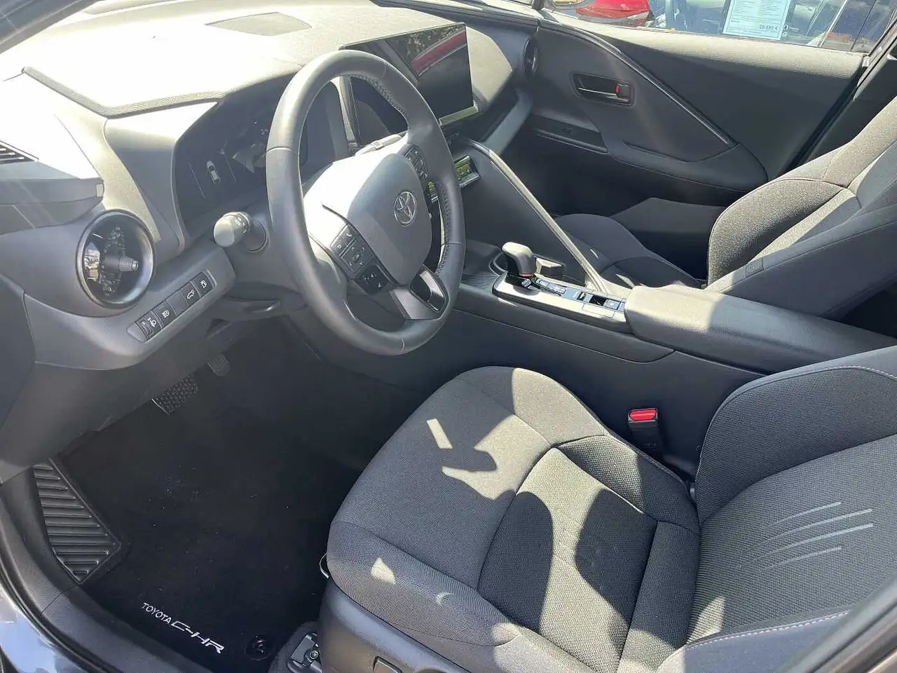 Toyota C-HR 1.8 Hybrid Team D — معرض صور السيارة 5