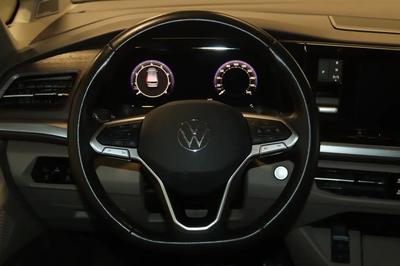 Volkswagen T7 Multivan 2.0 TSI lang Style Virt.-H&K-IQ-KAM- — Galerie du véhicule 13