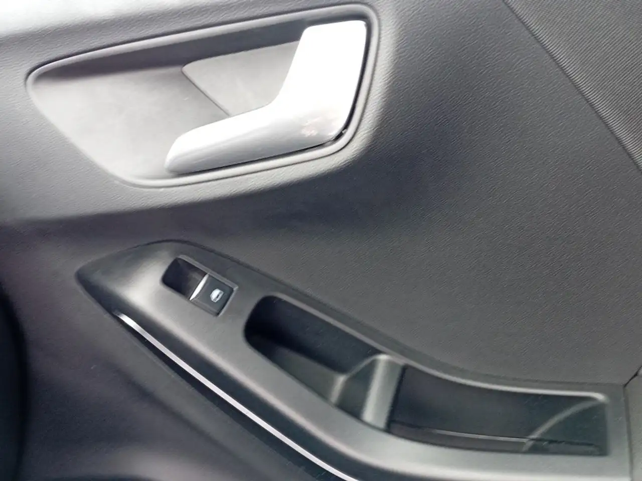 Ford Puma 1.0 EcoBoost Hybrid ST-LINE — معرض صور السيارة 17