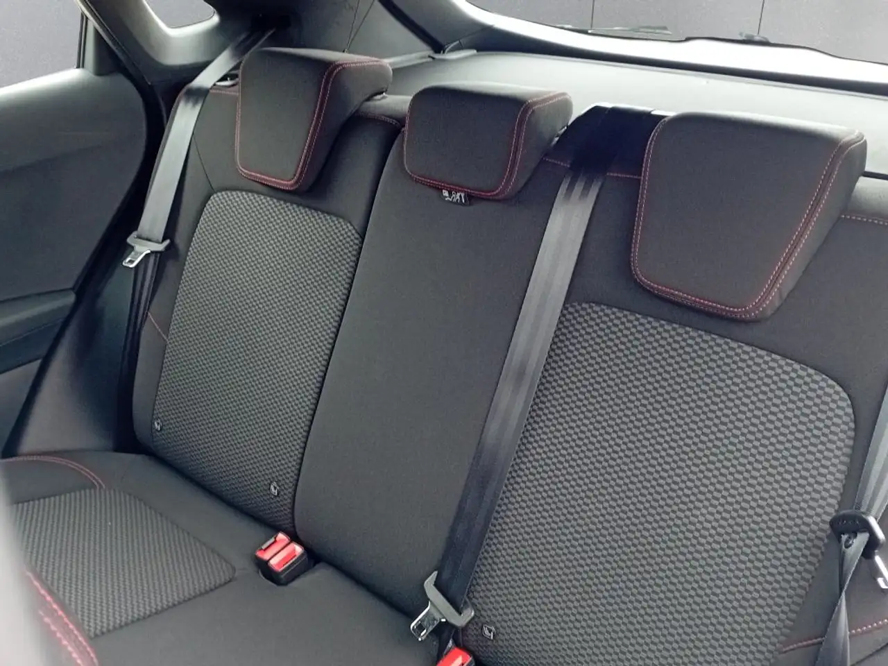 Ford Puma 1.0 EcoBoost Hybrid ST-LINE — معرض صور السيارة 13