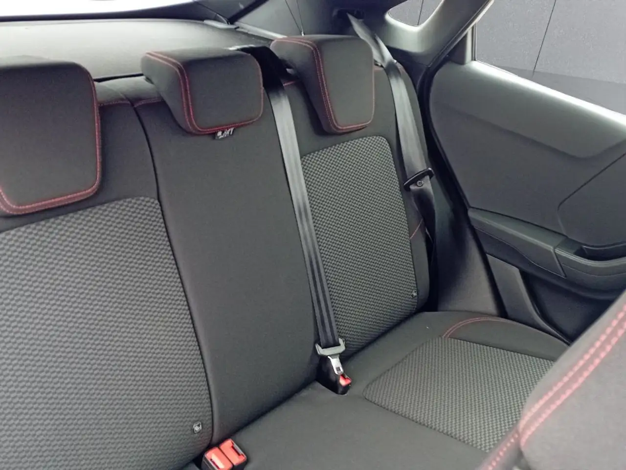 Ford Puma 1.0 EcoBoost Hybrid ST-LINE — معرض صور السيارة 19