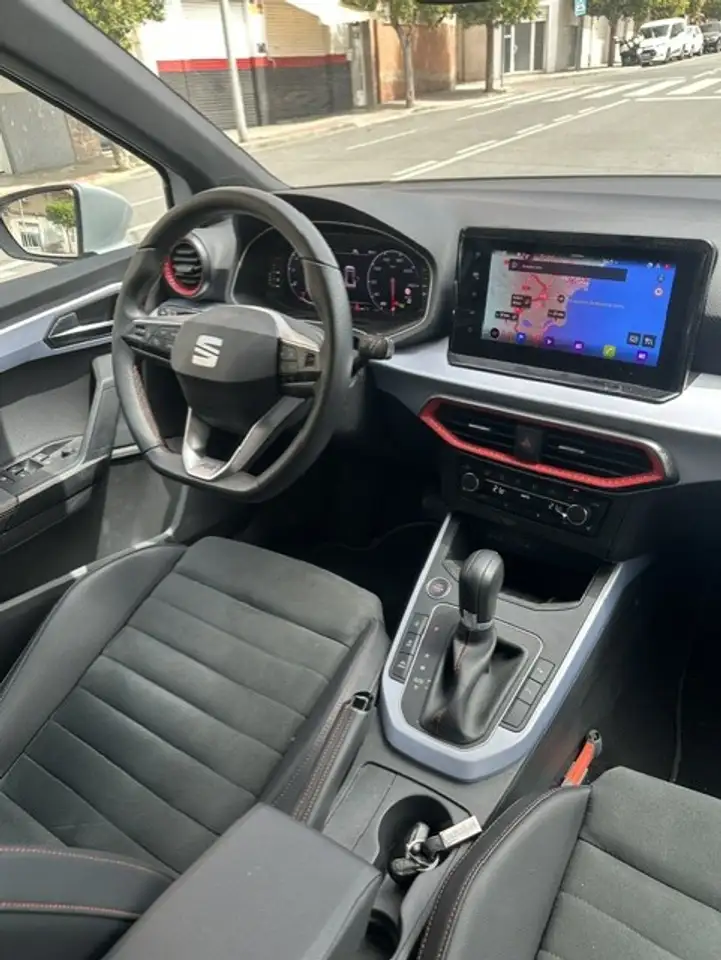 SEAT Arona 1.0 TSI S&S FR Special Edition DSG7 115 — معرض صور السيارة 9