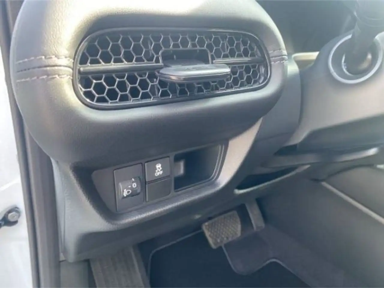 Honda ZR-V HYBRID (2024) ELEGANCE 2.0 LED — معرض صور السيارة 12
