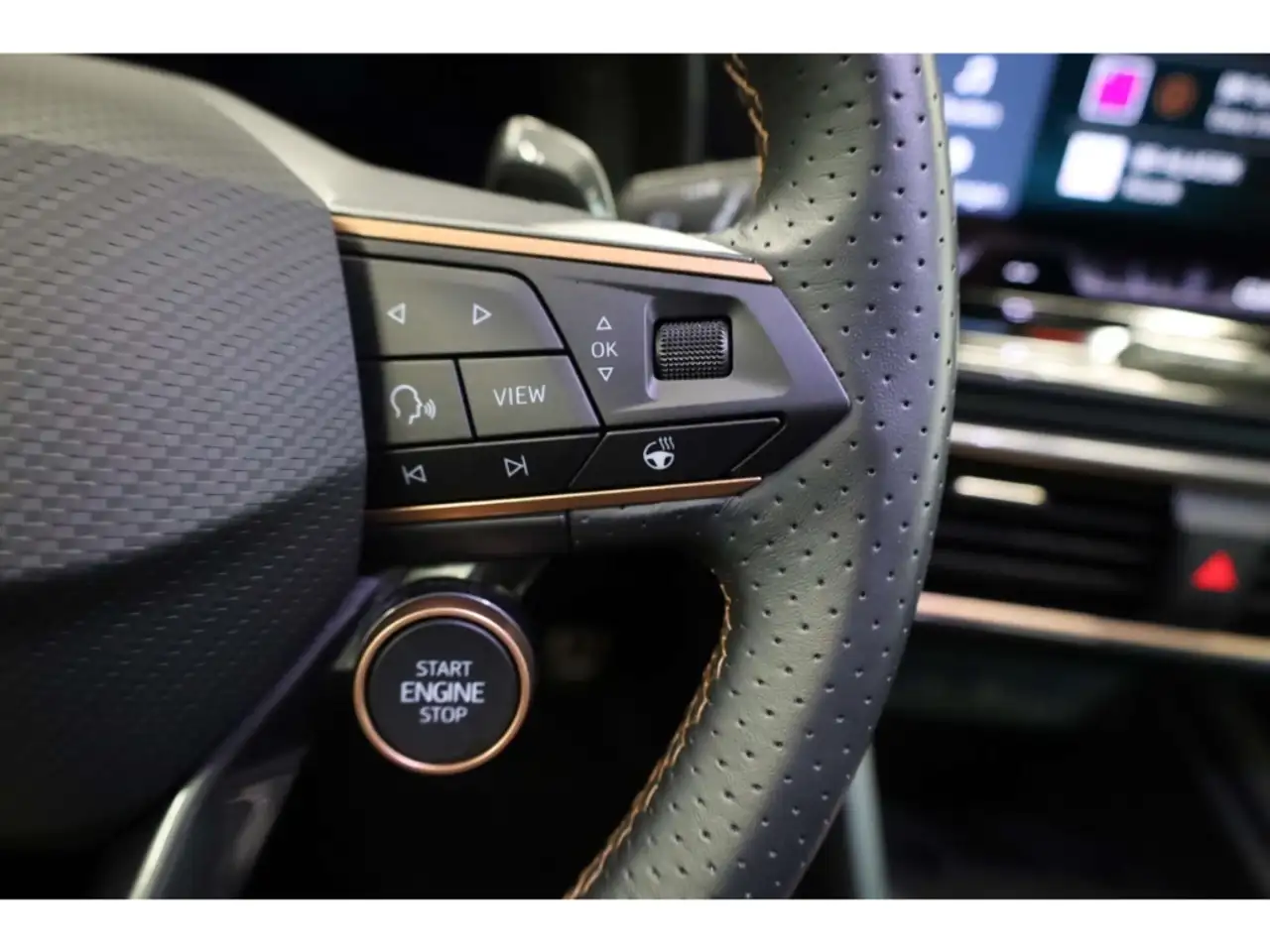 CUPRA Leon 1.5 eTSI ACT — معرض صور السيارة 11