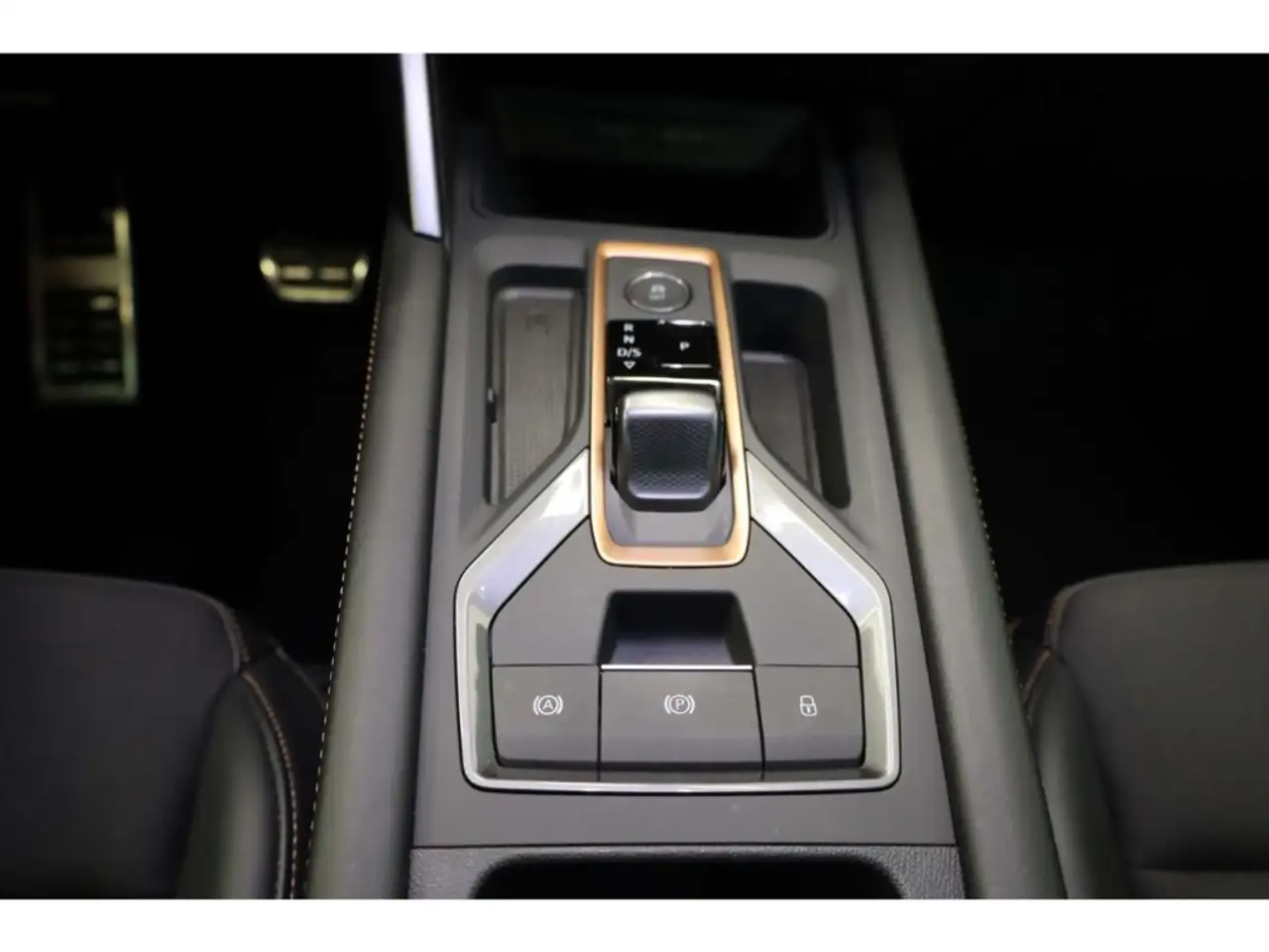 CUPRA Leon 1.5 eTSI ACT — معرض صور السيارة 13