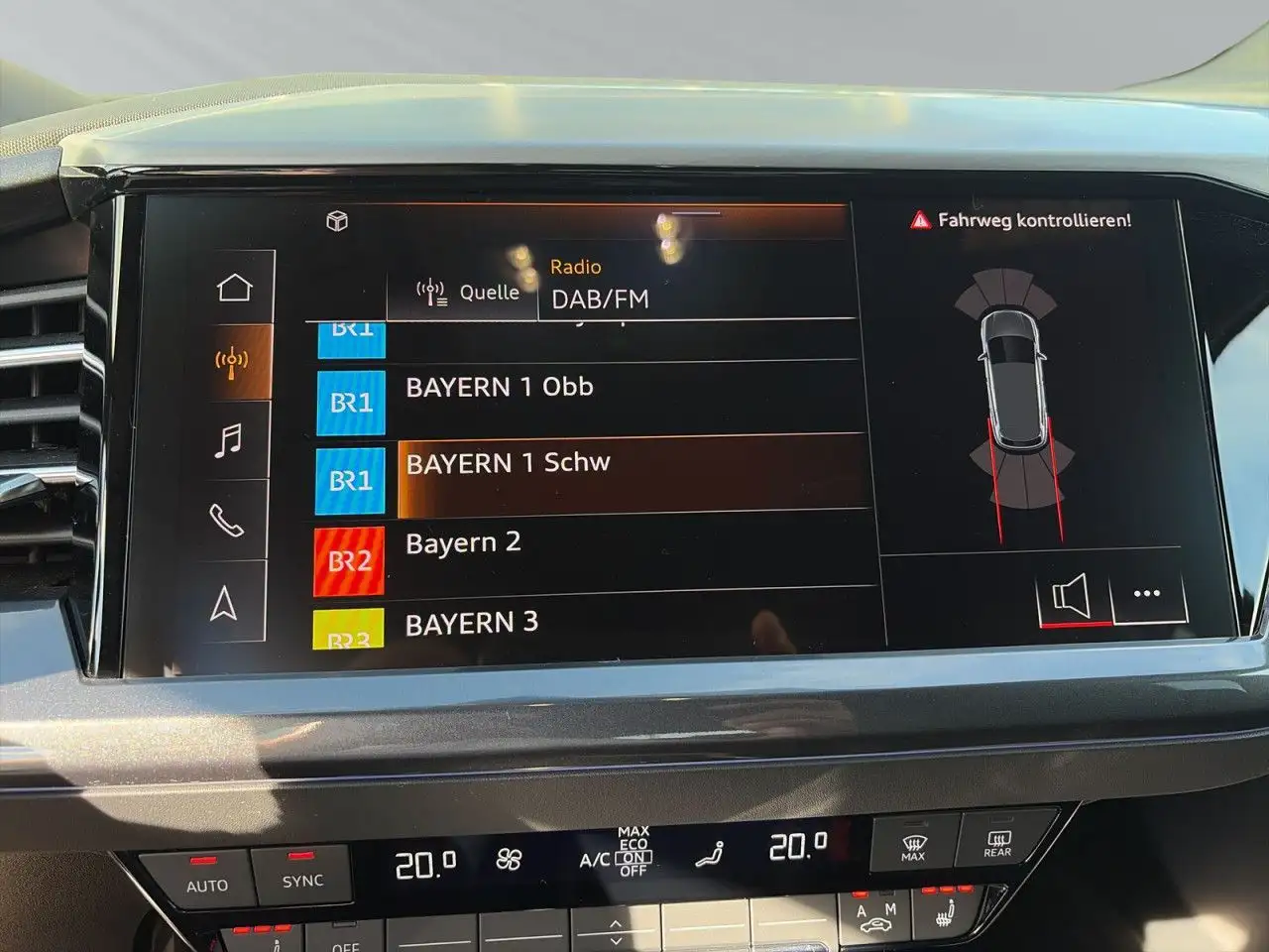 Audi Q4 e-tron 55 quattro S line AHK HUD Matrix Temp. — Galería del vehículo 13
