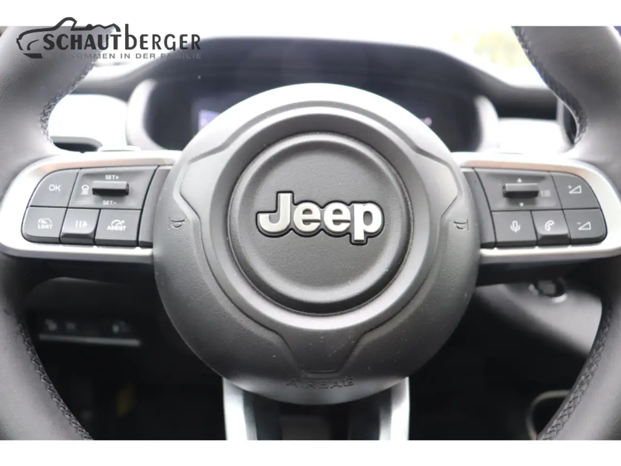 Jeep Avenger Summit Mild-Hybrid inkl. Navi, Panoramadach, JBL, — Galerie du véhicule 19