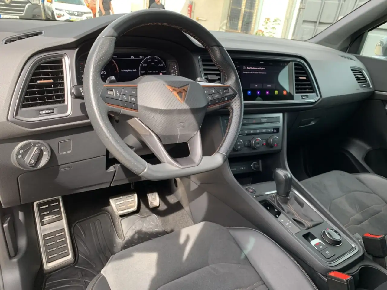 CUPRA Ateca BASIS 1.5 TSI - NAVI+LED+SHZ+KESSY+DAB+USB-C — Vehicle gallery 10