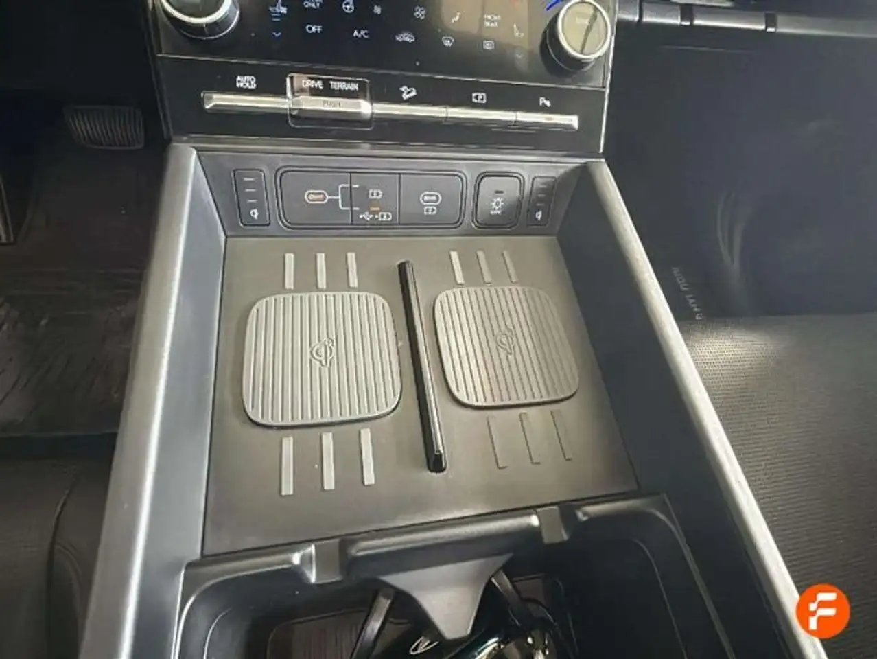 Hyundai SANTA FE HEV 1.6T 215CV 4X4 AT Calligraphy — Galerie du véhicule 20