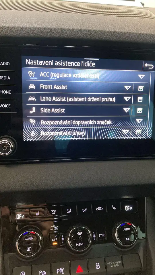 Skoda Karoq 1.5TSI Sportline DSG Matrix Navi — معرض صور السيارة 15