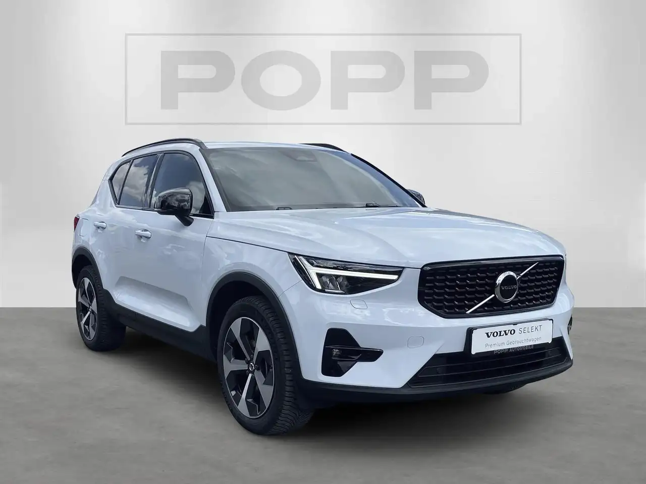 Volvo XC40 B3 FWD Plus Dark 19" ACC FSH H&K LED SHZ — Galerie du véhicule 2