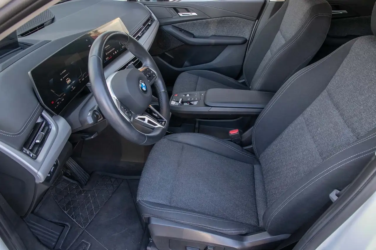 BMW 218 i Active Tourer Autom HeadUp Klima SHZ — Vehicle gallery 9