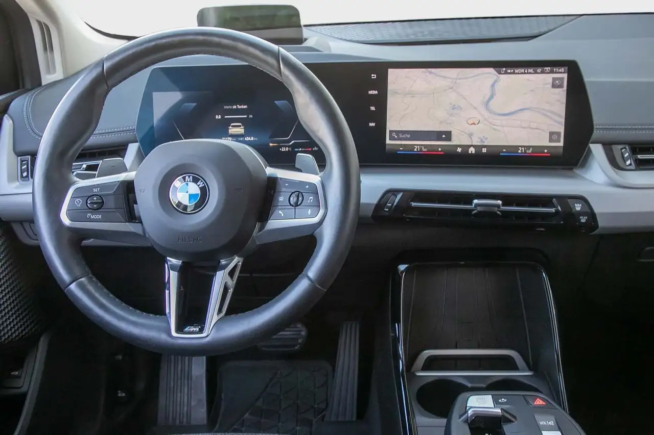 BMW 218 i Active Tourer Autom HeadUp Klima SHZ — Vehicle gallery 13