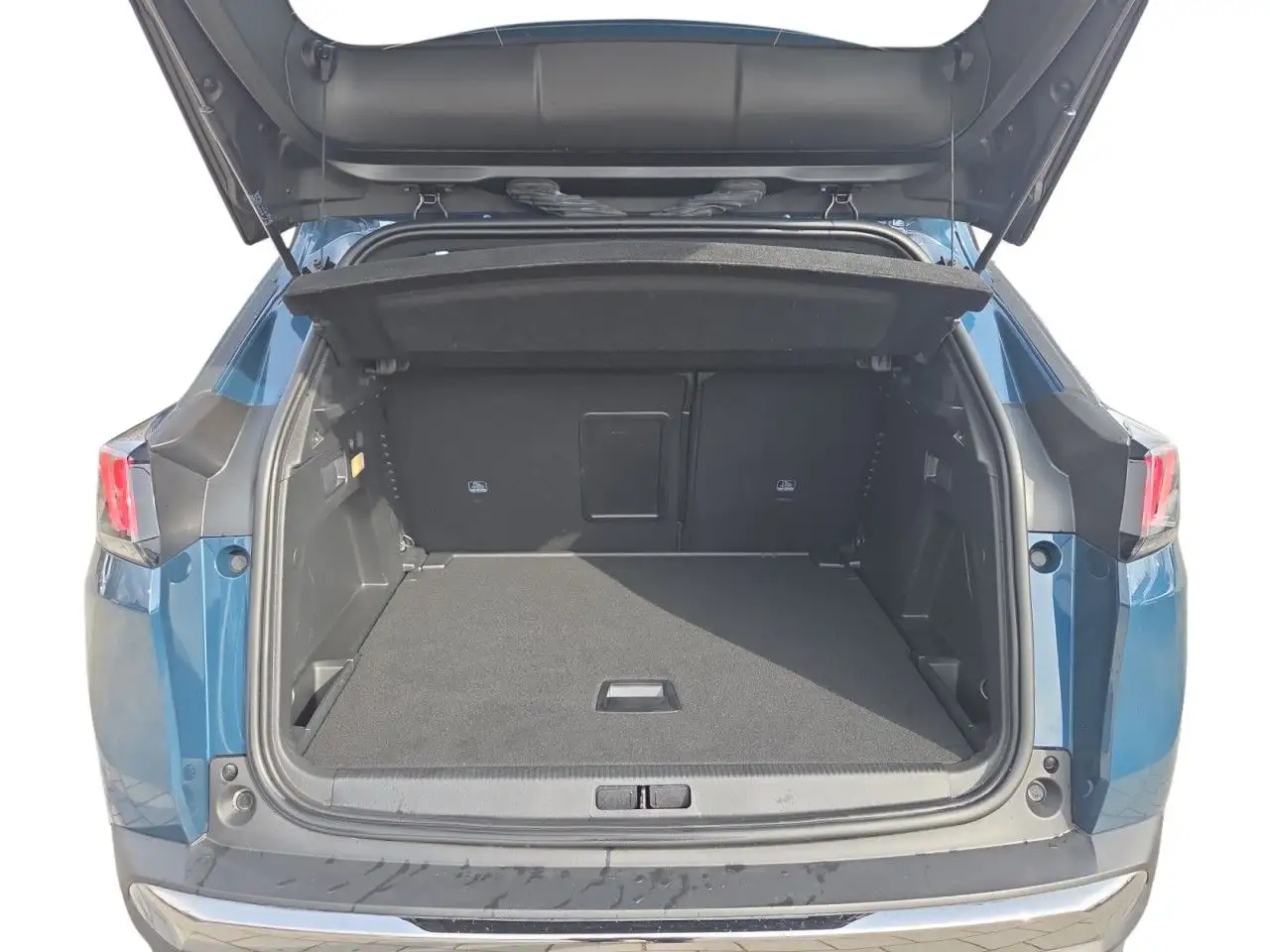 Peugeot 3008 Allure Pack 136 Hybrid Aut.+Sitzhzg+Navi — Galerie du véhicule 5