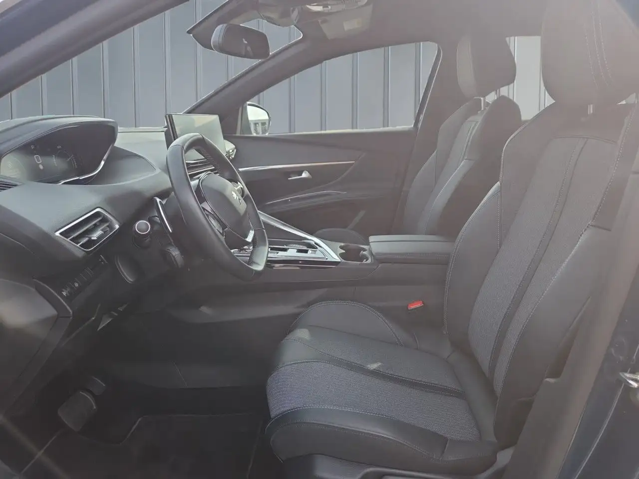 Peugeot 3008 Allure Pack 136 Hybrid Aut.+Sitzhzg+Navi — Galerie du véhicule 12